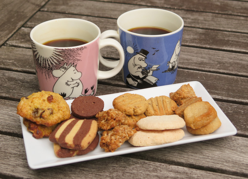 Handgepresster Espresso Americano (Pavoni!) und eigene (glutenfreie) Kekse. Foto: H.C.